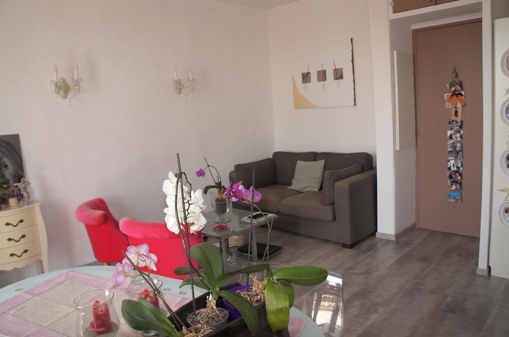 Le Louvre Apartment Ментона Екстериор снимка